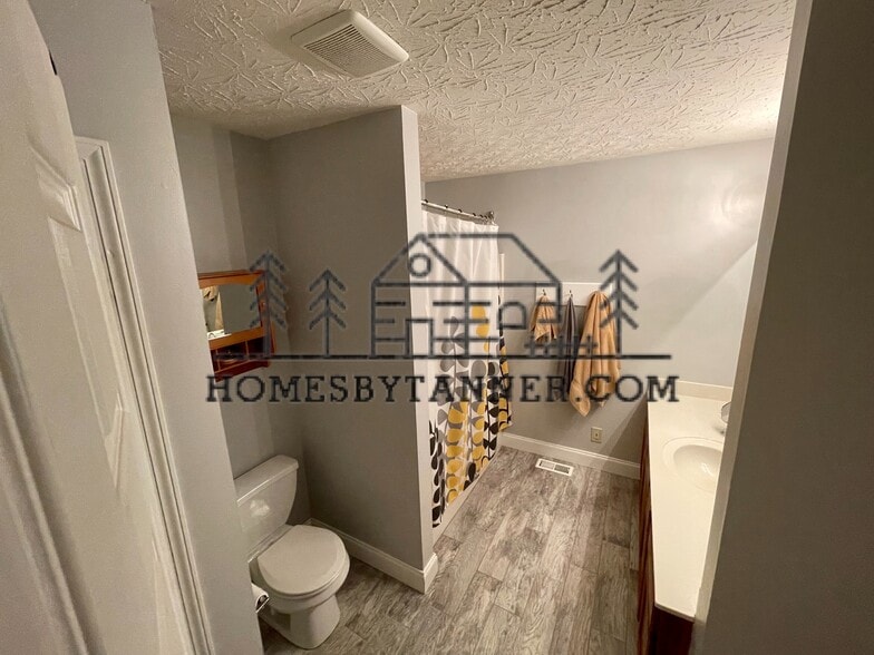 Master Bath (Upstairs, unfurnished) - 481 Yenowine Ln