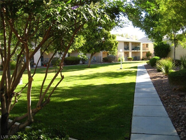 Building Photo - 2894 Lilac Ct