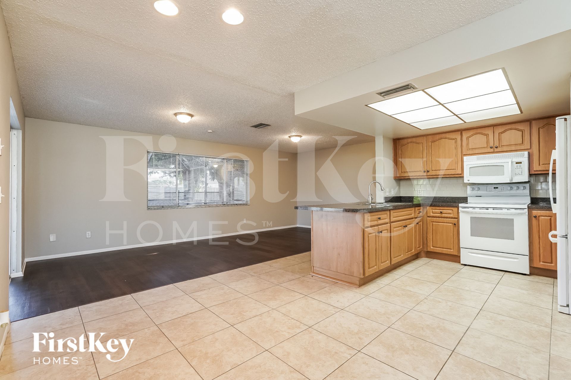 Building Photo - 3413 SE 11th Ave