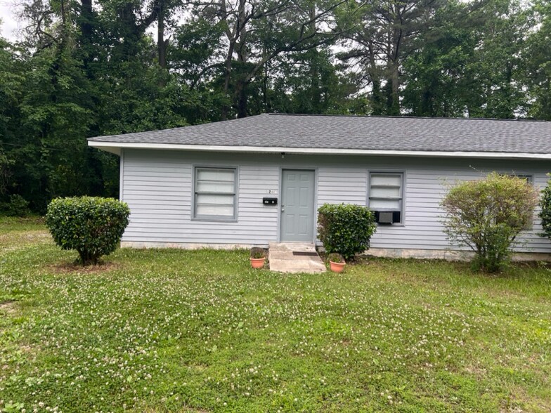 Primary Photo - 126 Wickre St