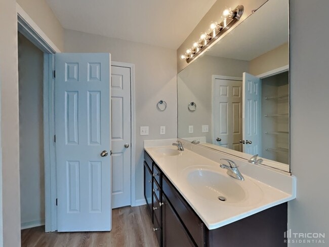 Building Photo - 2820 Wild Poplar Way