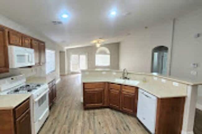 Building Photo - 4 bedroom in gated community