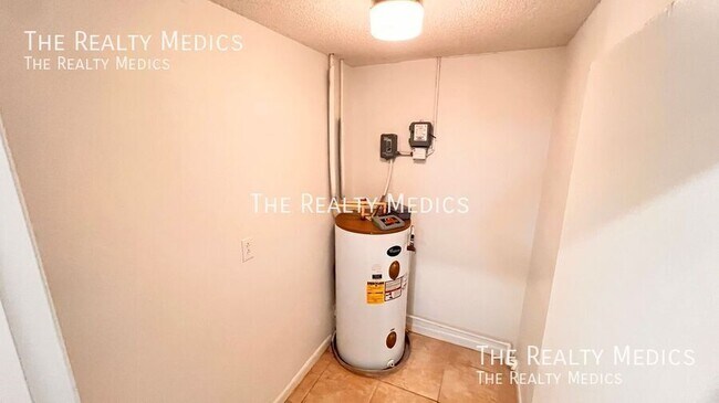 Building Photo - 1009 Alfred Dr