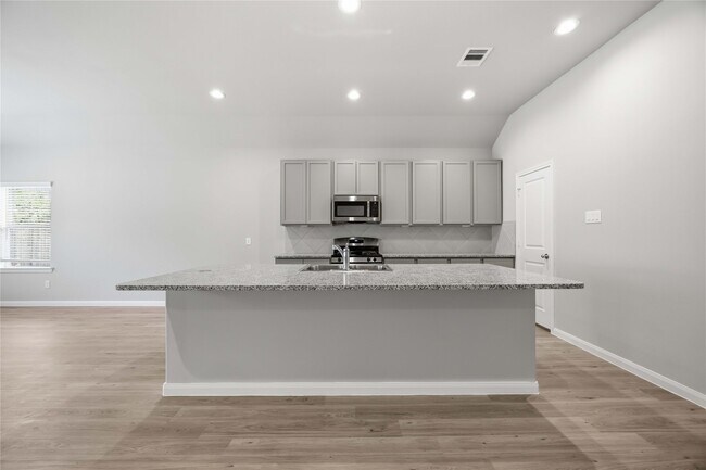 Building Photo - 3919 Sugardale St