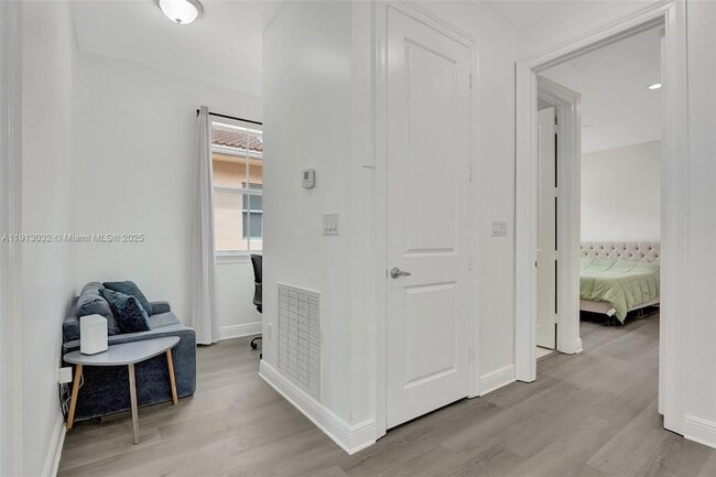 Building Photo - 407 SW 17th St