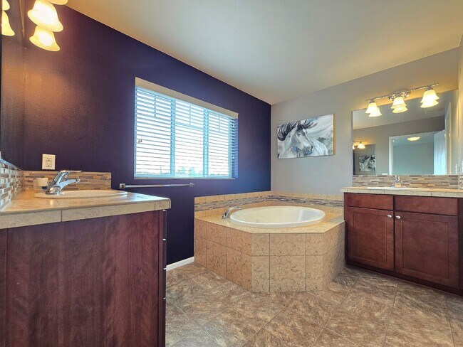 Building Photo - 4 Bedroom Home with Lake Views Available N...