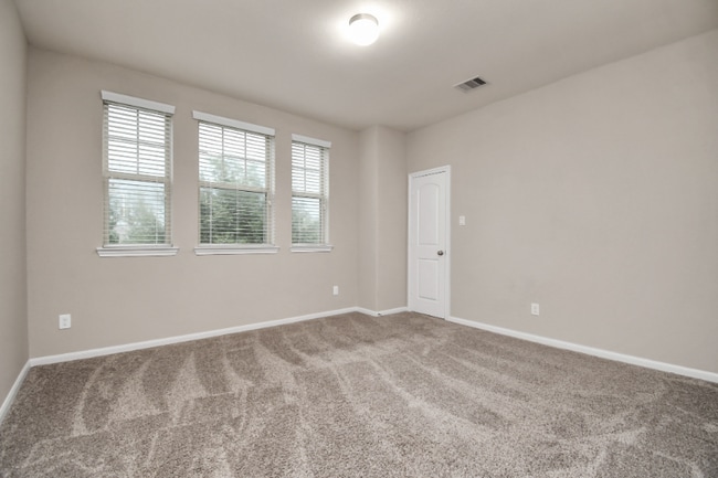 Building Photo - 1539 Giles Dr