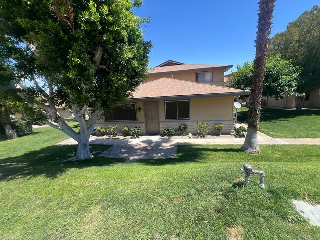 Building Photo - Beautiful 2 Bedroom UPGRADED condo for rent!