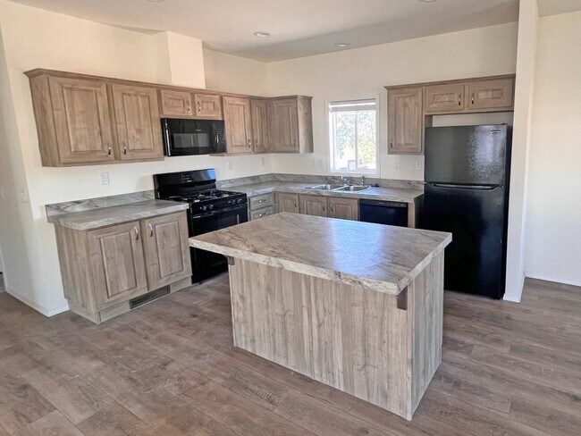 Building Photo - 5510 Clark Rd