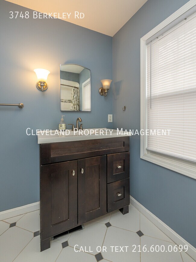 Building Photo - 3748 Berkeley Rd