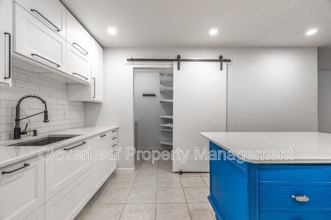 Building Photo - 15410 Wood Sorrel