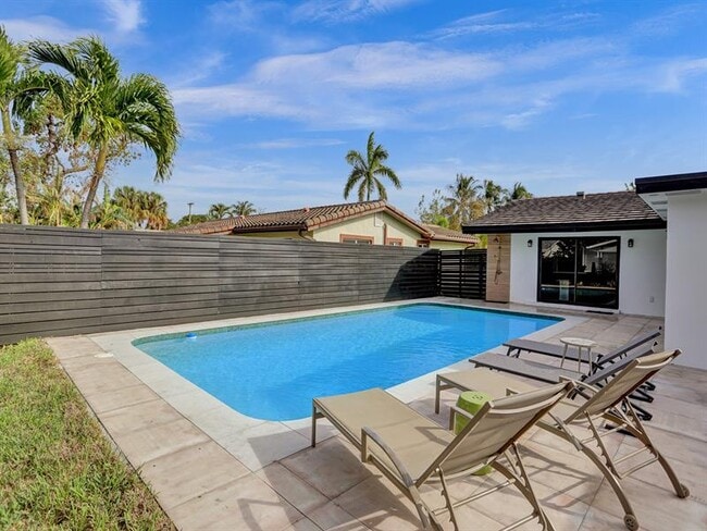 Building Photo - 5501 NE 18th Terrace