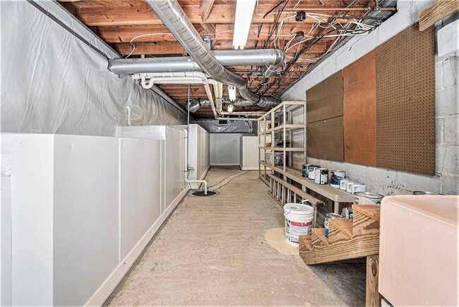Building Photo - 1620 Stonecliff Dr