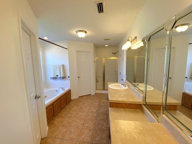 Building Photo - 106 Homestead Way