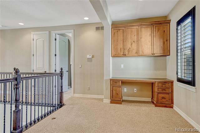 Building Photo - 9797 Sunset Hill Cir