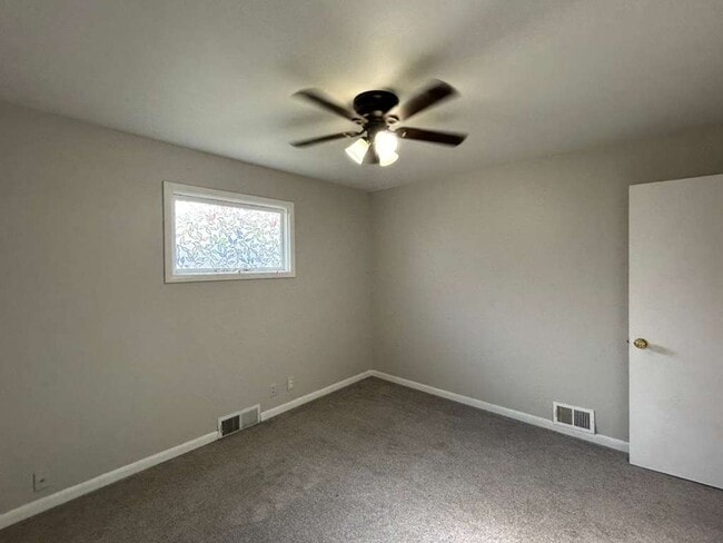 Building Photo - Spacious 3BR Single-Family Home in Mentor – Yard + Pets OK