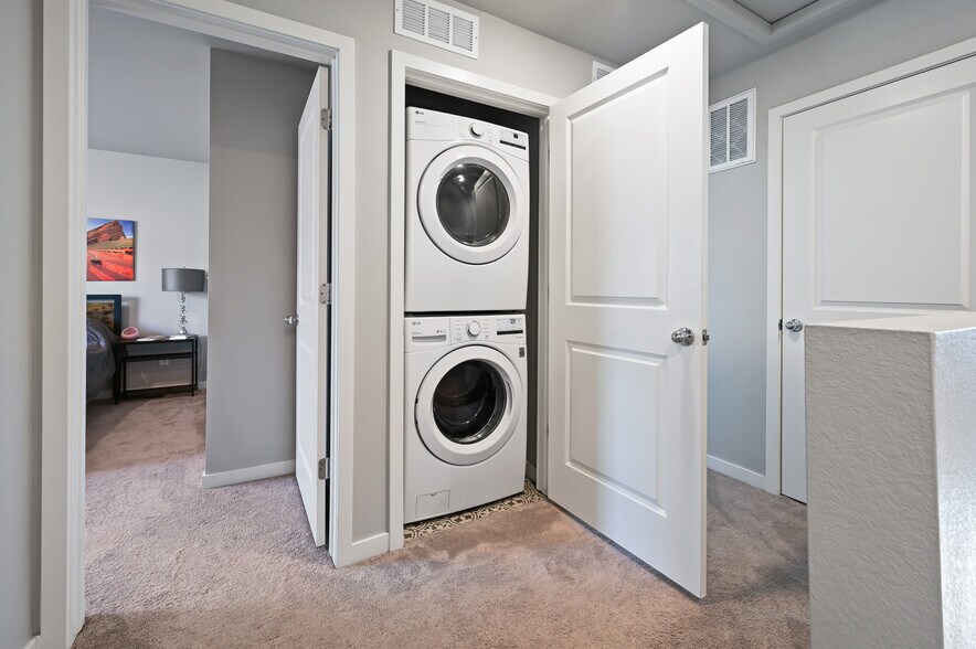 Washer & Dryer - 260 Pawnee Rd