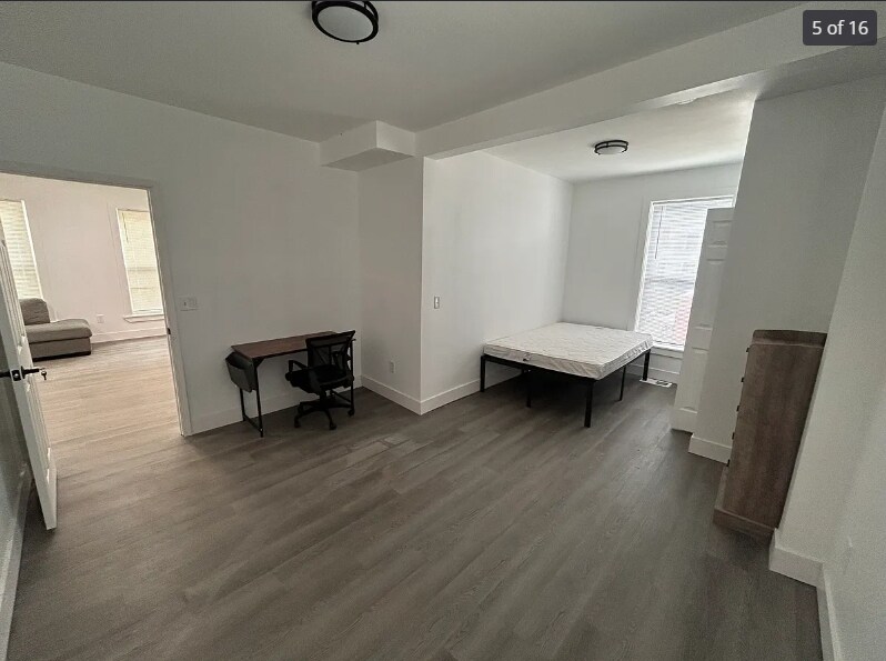 Building Photo - 94 Walnut St