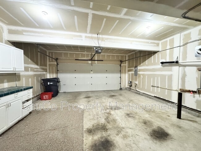 Building Photo - 351 SE 58th Ct