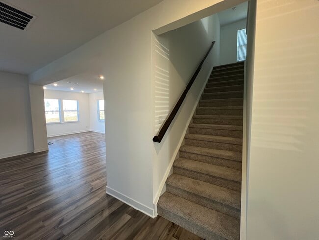 Building Photo - 5580 Cherry Hl Dr