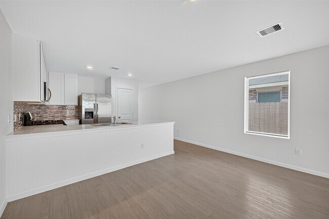 Building Photo - 6818 Eastern Cottonwood Ln