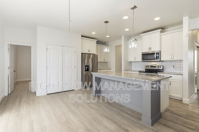 Building Photo - 6376 E Payson Dr