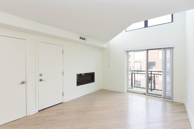 Building Photo - 949 W Grace St