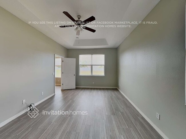 Building Photo - 2529 Pan American Blvd