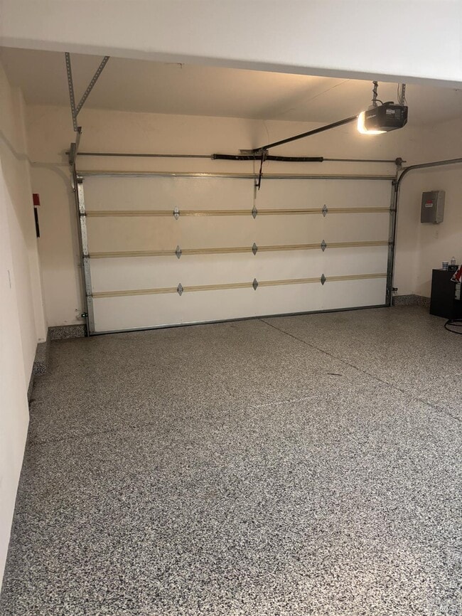 Building Photo - 1468 Oak Cir