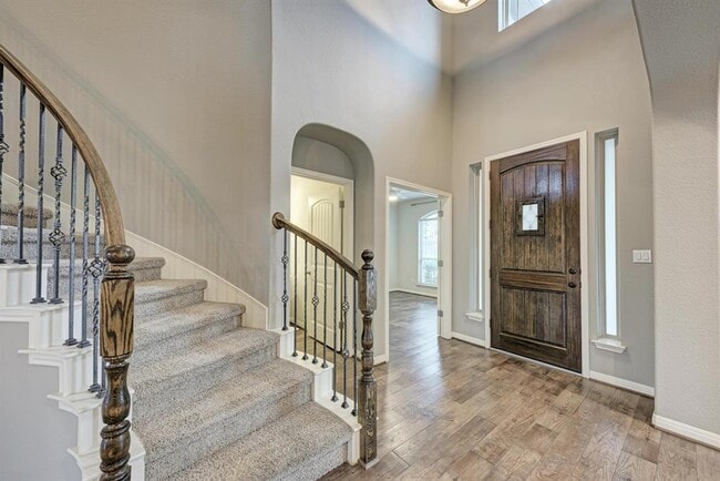 Building Photo - 146 Rock Cliff Ct