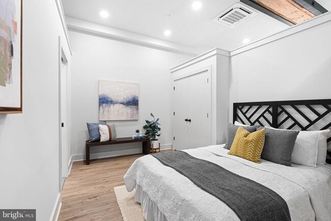 Building Photo - 201 Leverington Ave