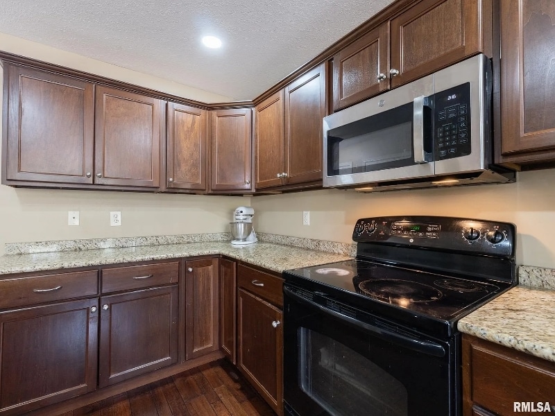 Building Photo - 10009 Brompton Ct