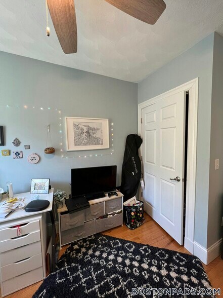 Building Photo - 305 Highland Ave