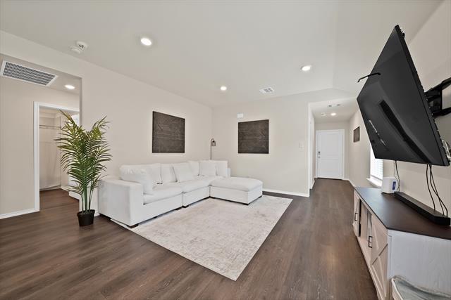 Building Photo - 2117 Ocelot St