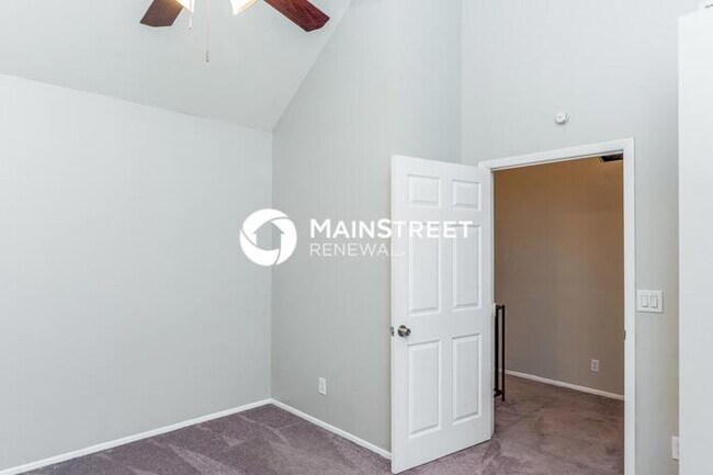 Building Photo - 3 Bedroom Pet-Friendly Home in SARASOTA, FL with Main Street Renewal