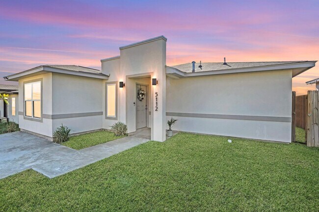Building Photo - 5112 Anacahuita Dr
