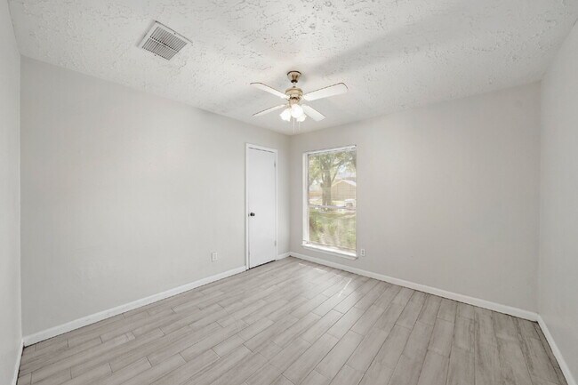 Building Photo - 13923 Ludgate Pass