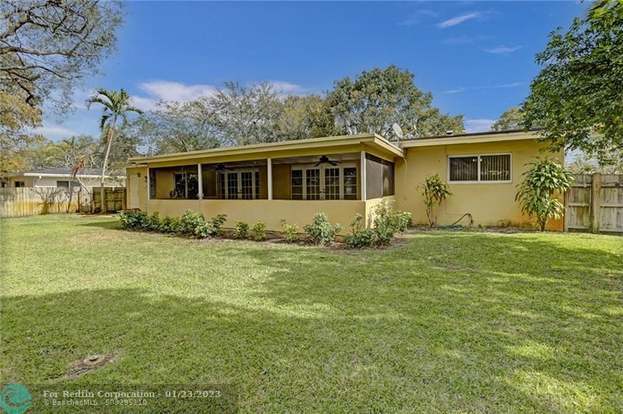 Building Photo - 361 SW 60th Ave
