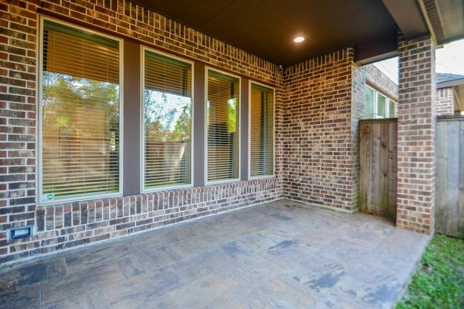 Building Photo - 64 Daffodil Meadow Pl