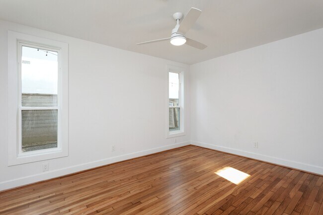 Building Photo - 1834 Norcrest Dr