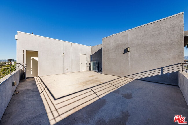 Building Photo - 1187 Crenshaw Blvd