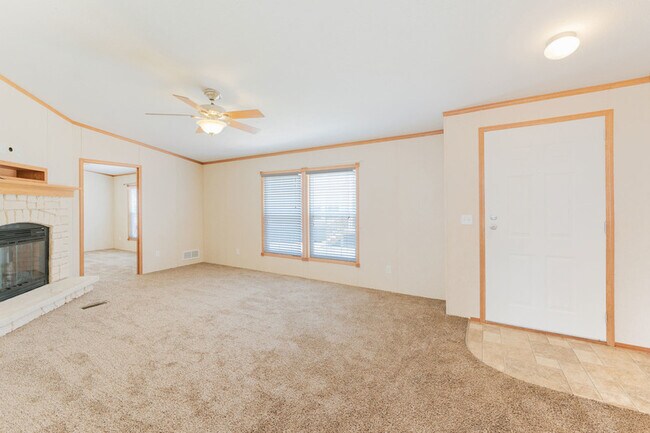 Building Photo - 202 Wild Flower Dr