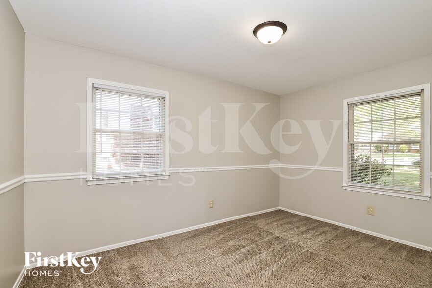 Building Photo - 1913 Middlewood Ct