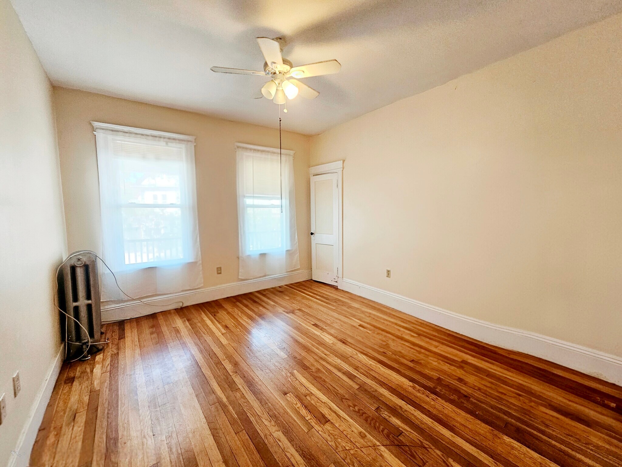 Building Photo - 243 Callender St
