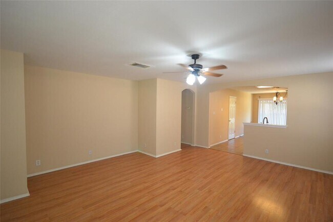 Building Photo - 200 Lombard Dr