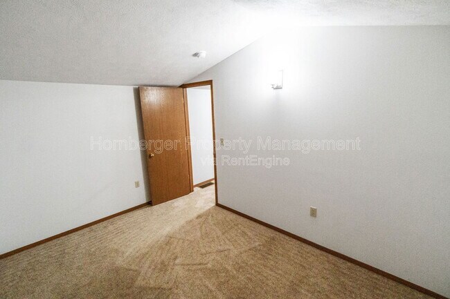 Building Photo - 1605 E 33rd Ave