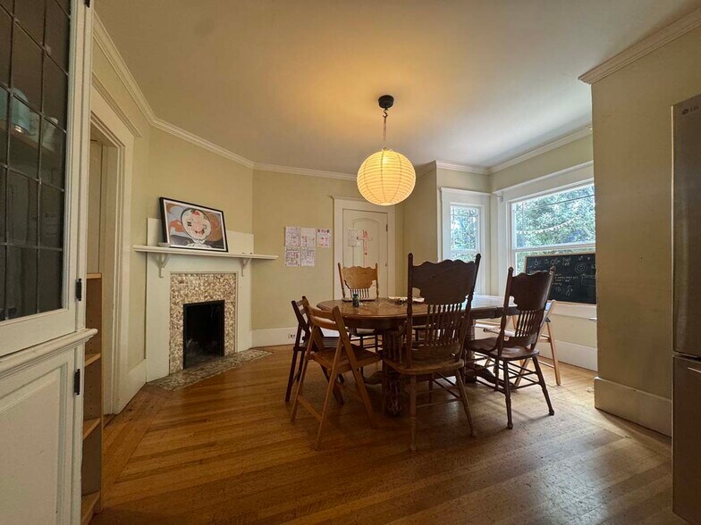 Building Photo - 2836 Derby St