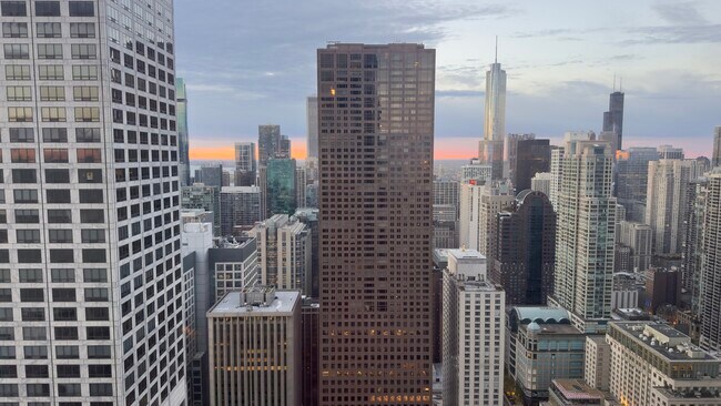 Building Photo - 175 E Delaware Pl