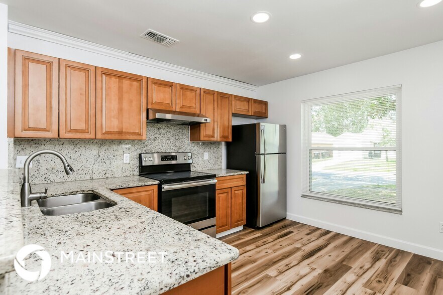 Building Photo - 5638 Piney Ridge Dr