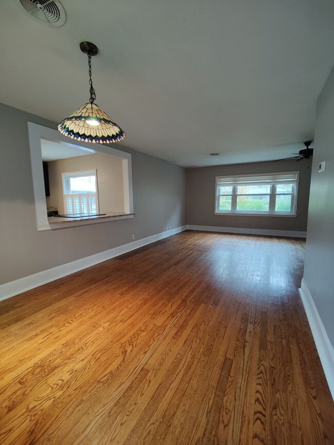 Building Photo - 3BD/2BA with a FLEX ROOM HOUSE IN WEST ASHLEY- Available June 1, 2026!